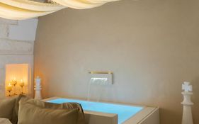 Eurydice Suite With Infinity Jacuzzi