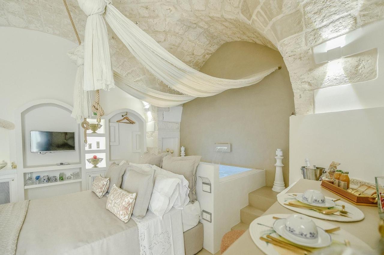 Eurydice Suite With Infinity Jacuzzi Ostuni Extérieur photo