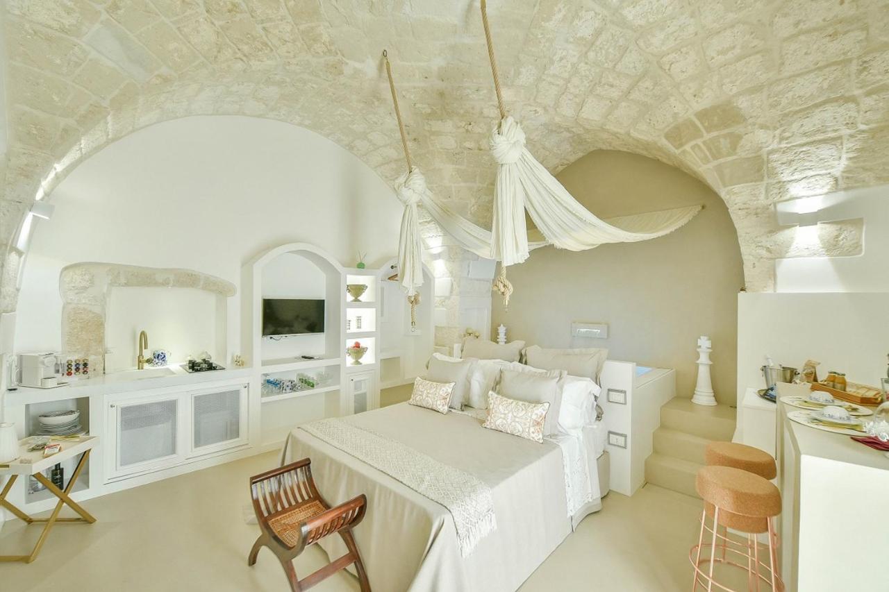 Eurydice Suite With Infinity Jacuzzi Ostuni Extérieur photo