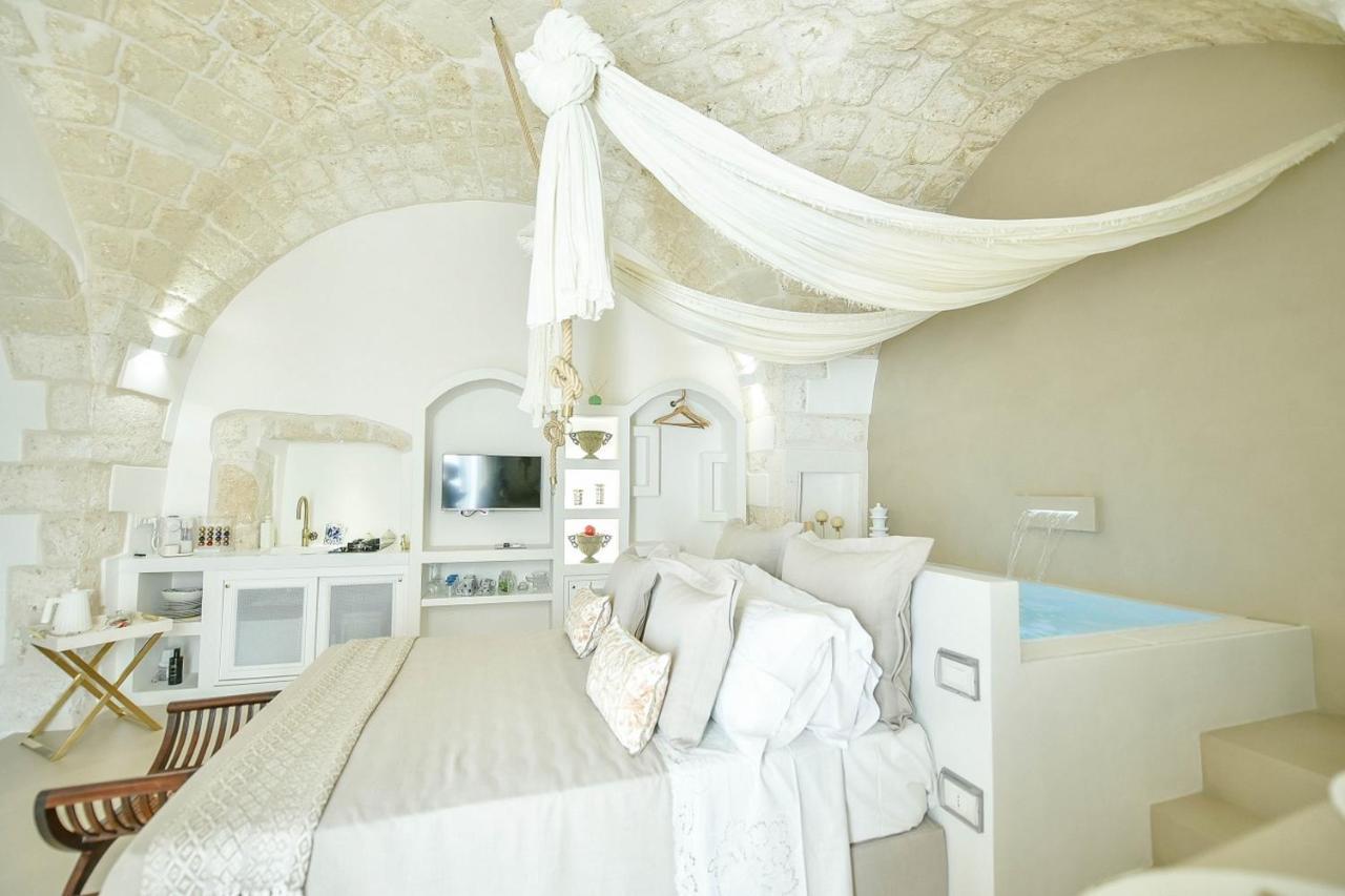 Eurydice Suite With Infinity Jacuzzi Ostuni Extérieur photo